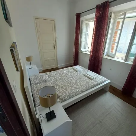 Casa Blanca Hostel *