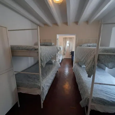 Casa Blanca Hostel *