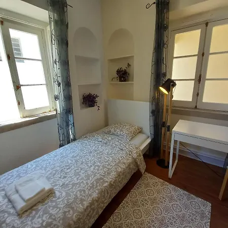 Casa Blanca Hostel *